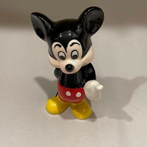 VINTAGE WALT DISNEY MICKEY MOUSE CERAMIC FIGURINE  Made in Japan.